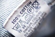 Чому варто прати новий одяг перед тим, як його одягнути
