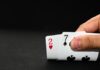 Найгірша рука в покері: чому 7-2 різні масті є програшною ставкою