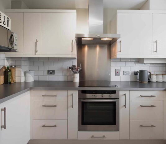 7 Способів Зробити Кухню Просторіше, Згідно з Дизайнерами